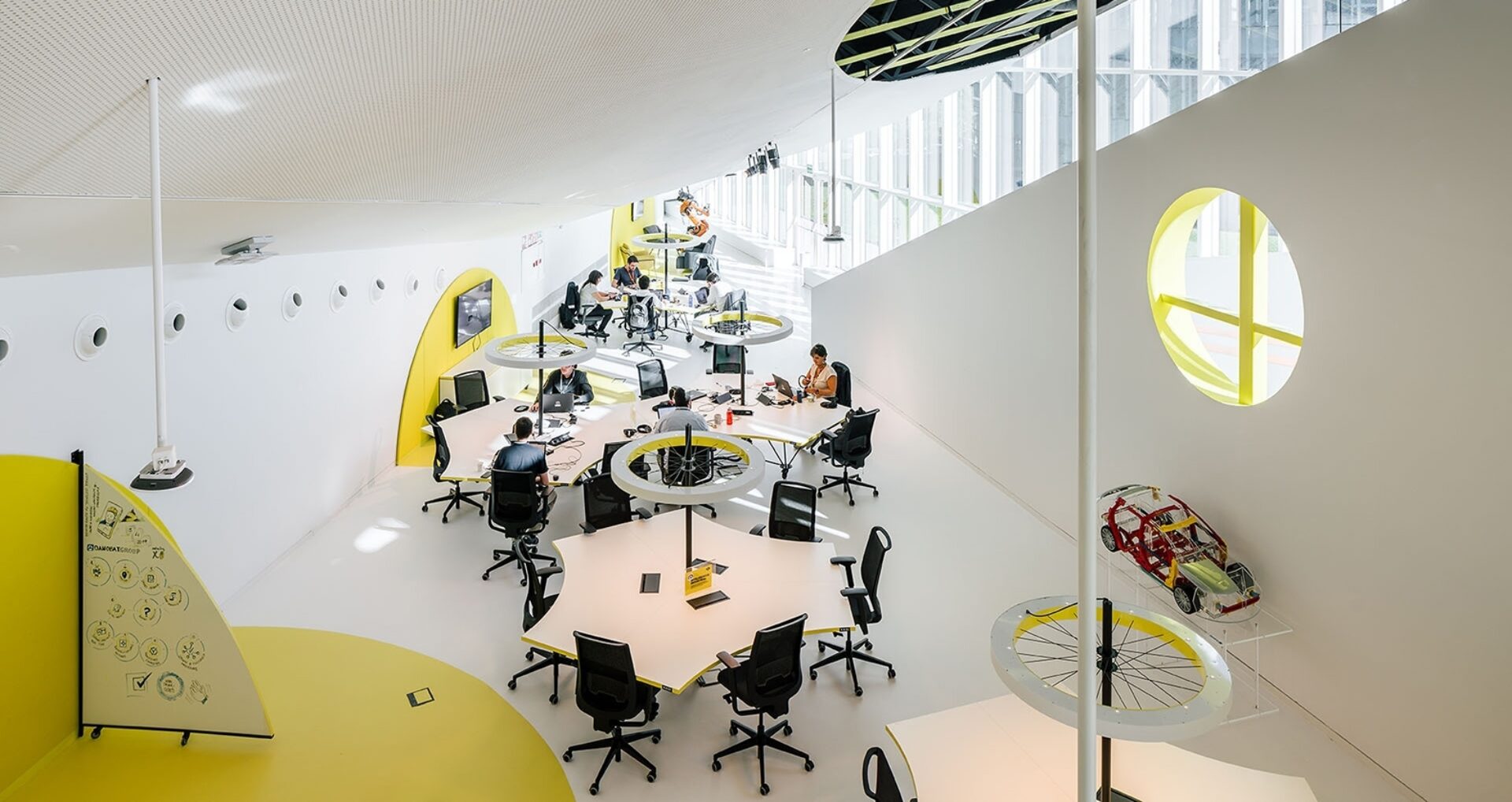 IE IIDA Aecom Accenture Zamudio