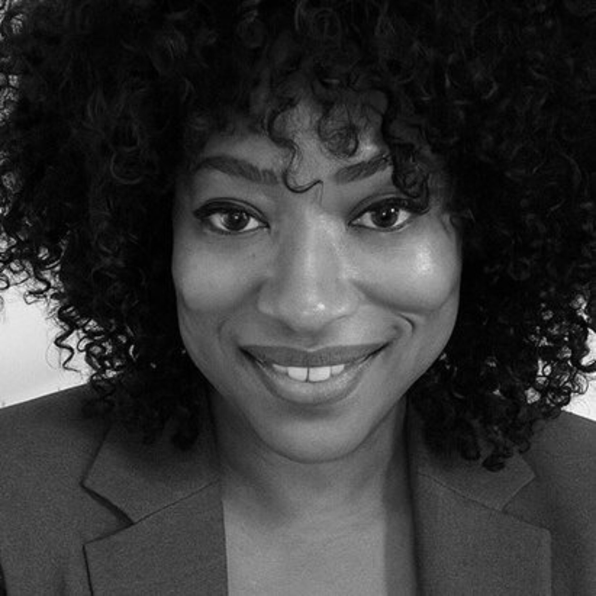 Omoleye Simmons Headshot