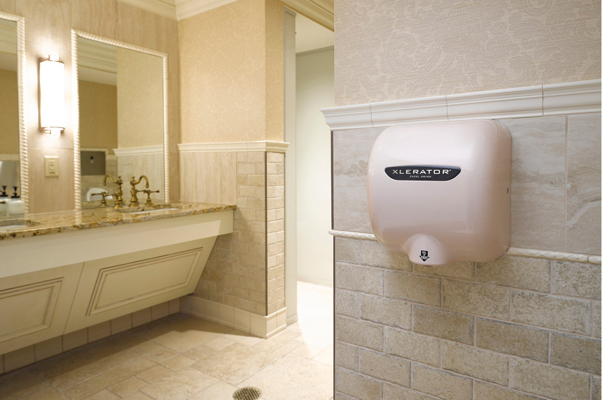 XLERATOR hand dryer